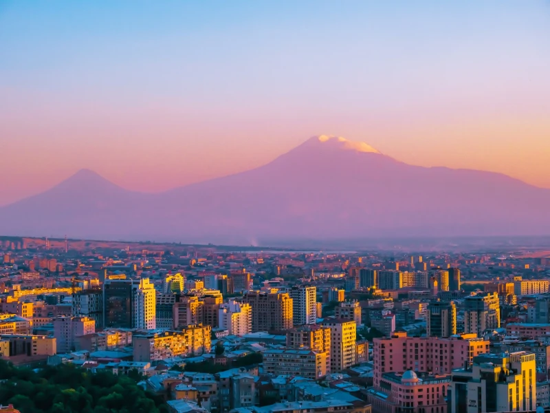 Yerevan: Cascata e Matenadaran