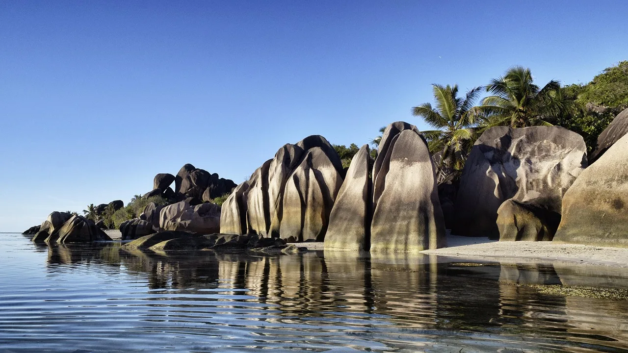 Rocce di granito e palme alle Seychelles