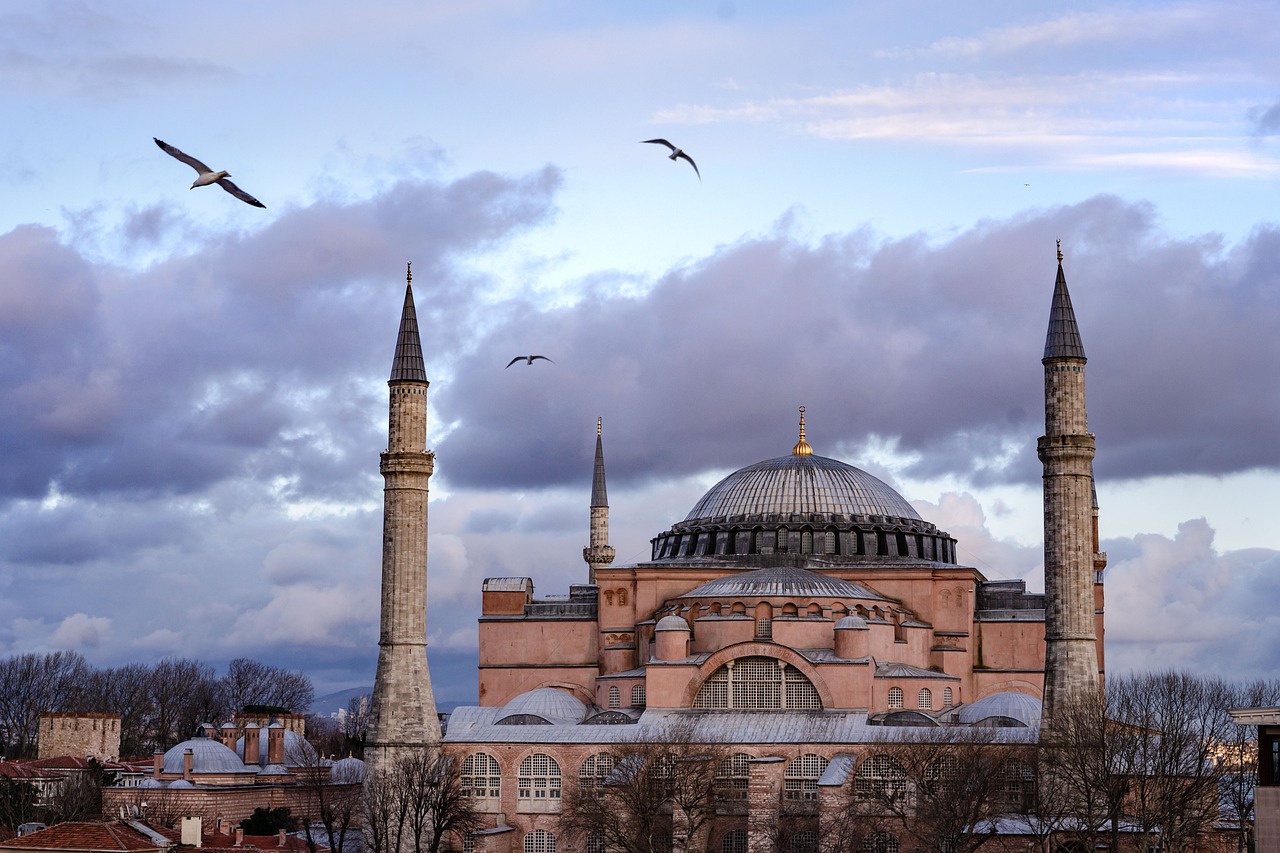 Santa Sofia a Istanbul al tramonto