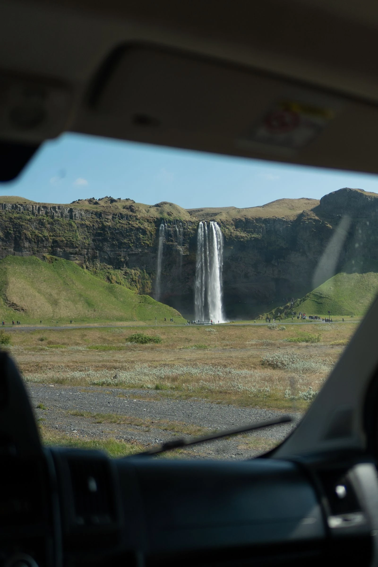 Cascata in Islanda lungo un itinerario in auto